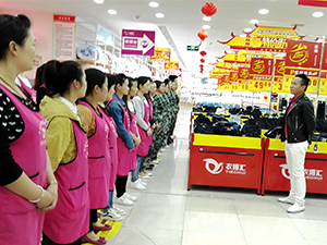 公司董事长李毫辉莅临广汉店视察指导