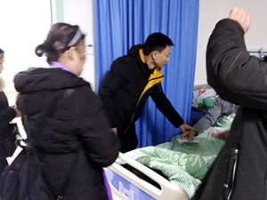 衣博汇绵阳店领导慰问患病员工
