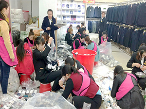 衣博汇凯里店举行打扣比赛