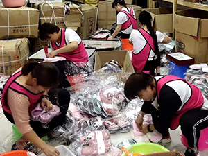 衣博汇贵港店举行打扣比赛